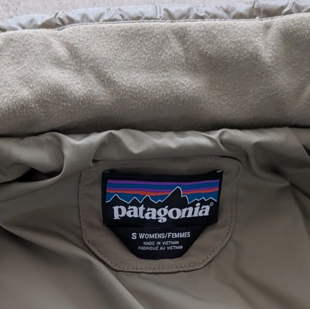 Patagonia Women's Parka - Picture 7 of 7